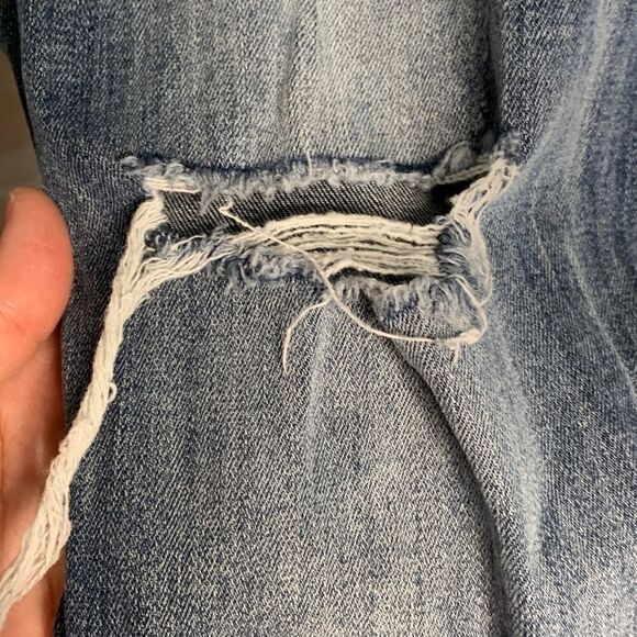 H&M Divided Distressed Jeans - Picture 5 of 10